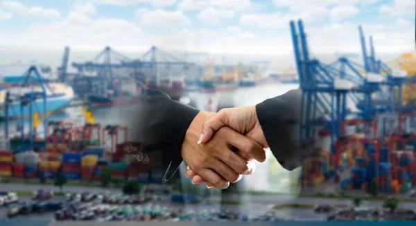 Pocket Option offers social trading to Ukraine-based users